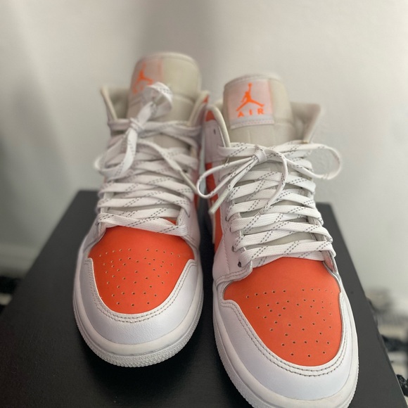 JORDAN 1 MID - Picture 2 of 6